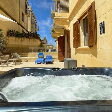 Gee9Teen At Fort Chambray Villa Mgarr Екстериор снимка