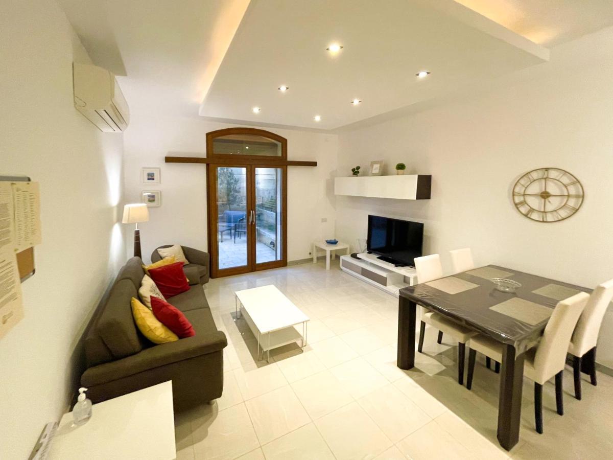 Gee9Teen At Fort Chambray Villa Mgarr Екстериор снимка