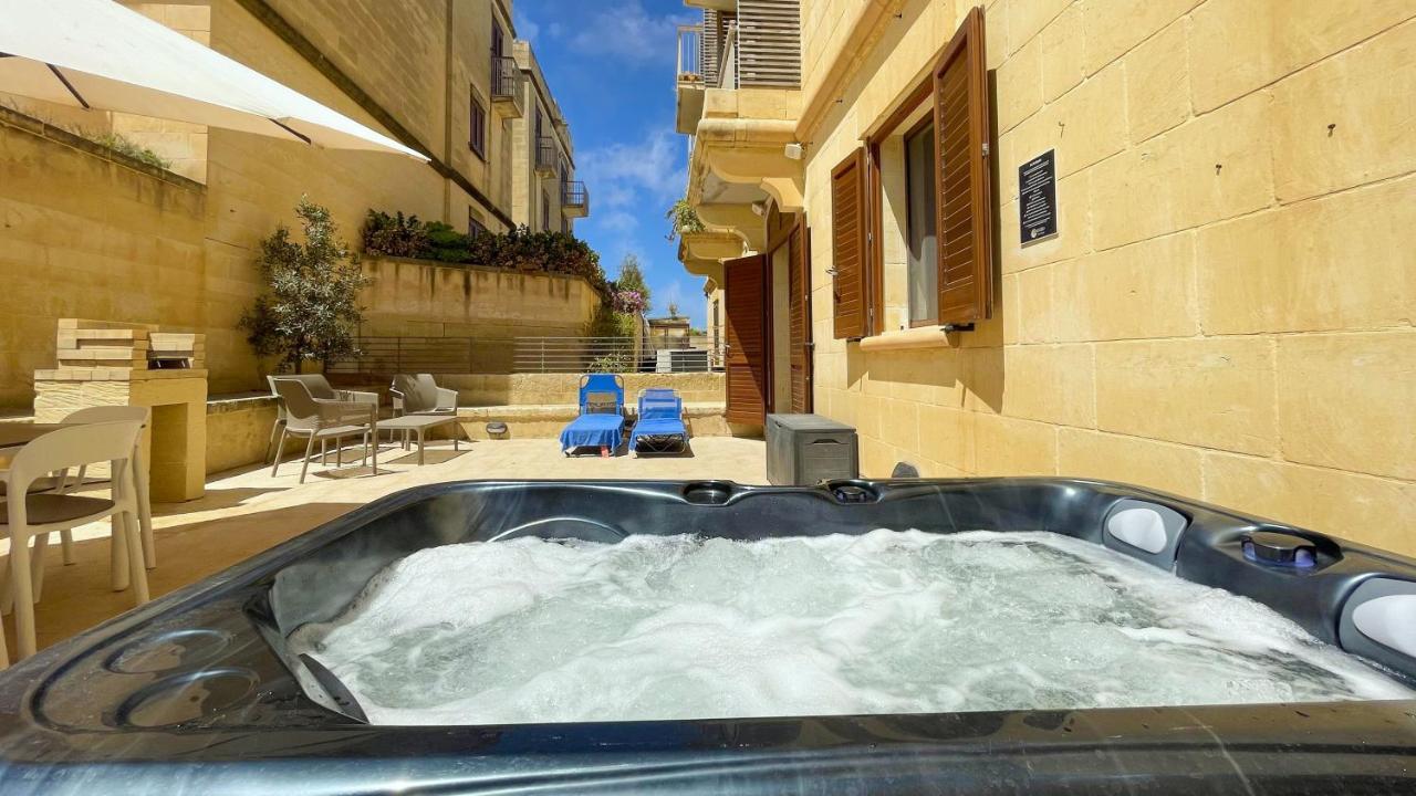Gee9Teen At Fort Chambray Villa Mgarr Екстериор снимка