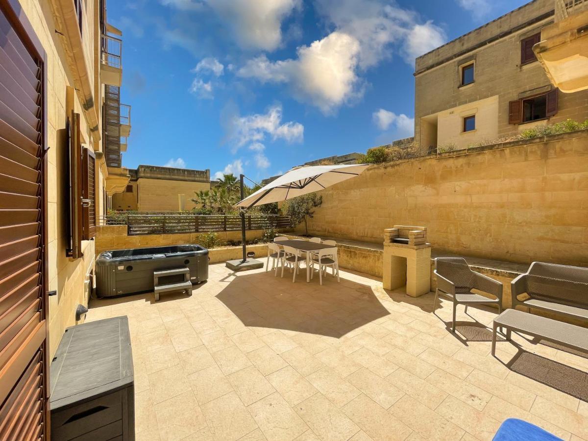 Gee9Teen At Fort Chambray Villa Mgarr Екстериор снимка